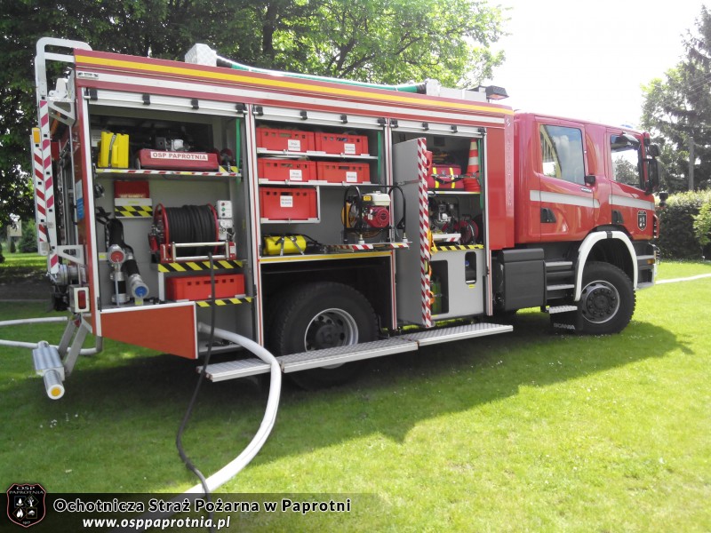 Dzień dziecka z OSP Paprotnia w szkole podstawowej 
