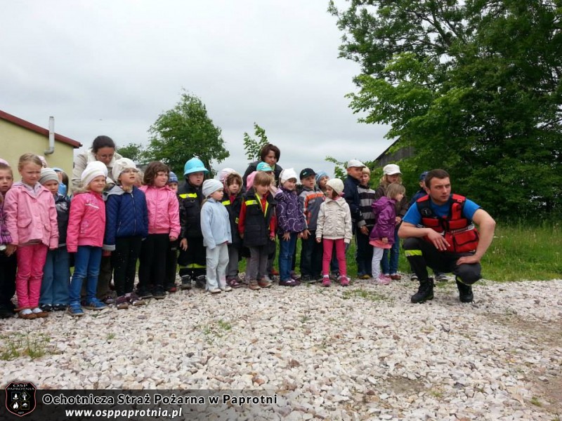 OSP Paprotnia w przedszkolu w Czarnowie