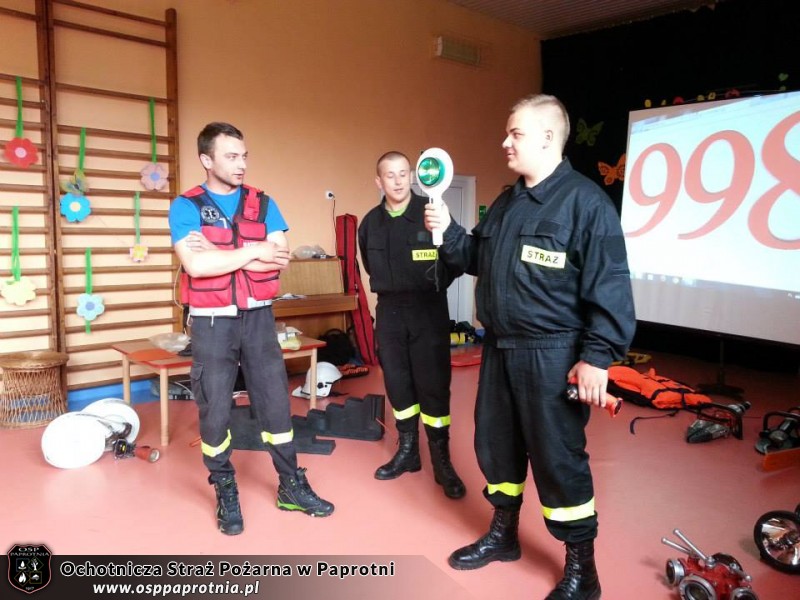 OSP Paprotnia w przedszkolu w Czarnowie