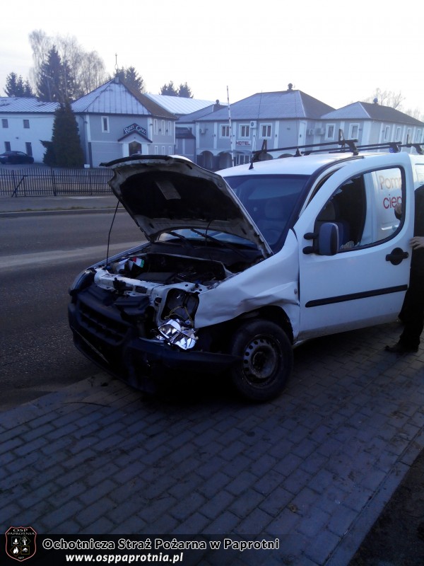 Kolizja drogowa w paprotni